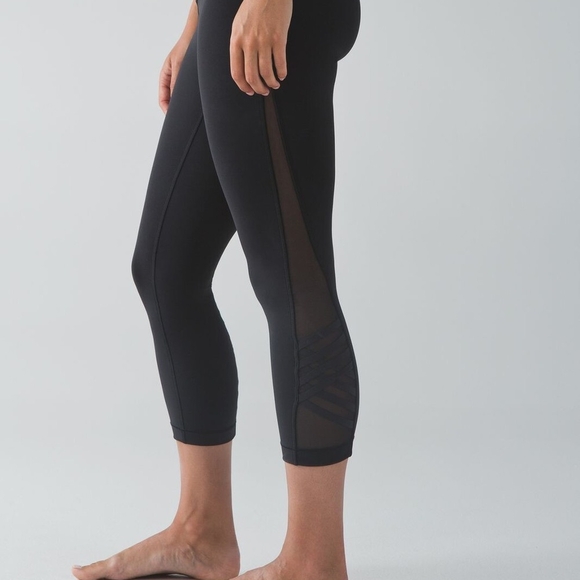 Lululemon Black Mesh Panel Leggings - Picture 1 of 6